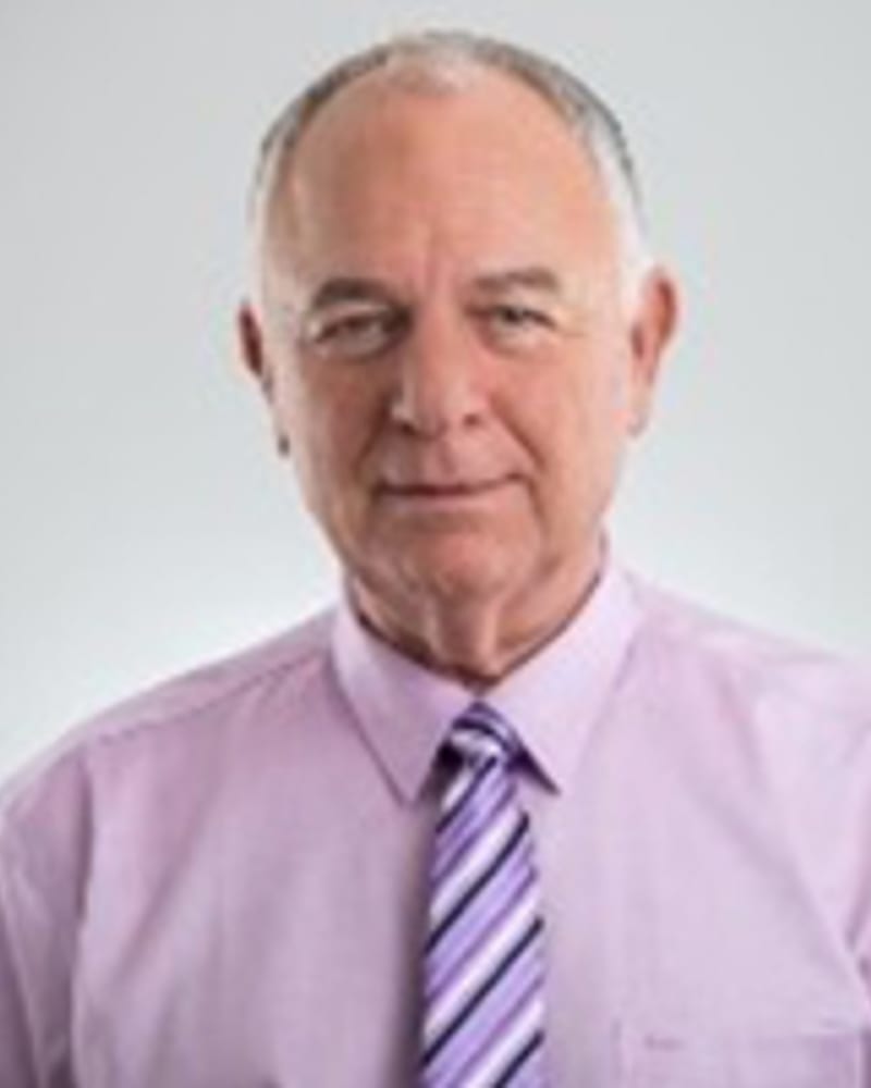 Portrait of Roni Einav